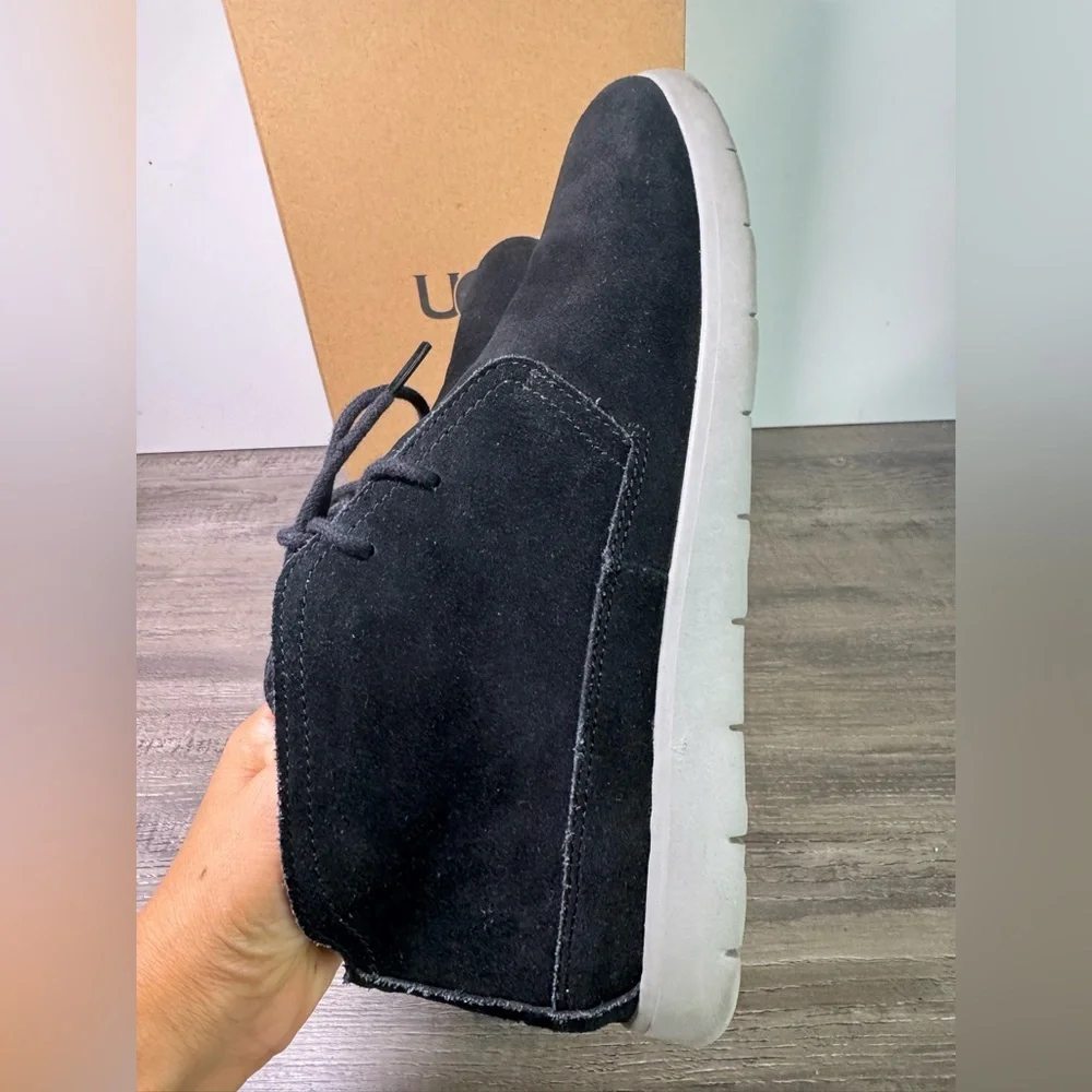 UGG Freamon Suede Black Men's size 10 Chukka Boots $120